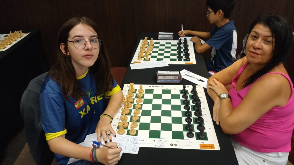Biblioteca Pública sedia Campeonato Londrinense de Xadrez Blitz - Blog  Londrina